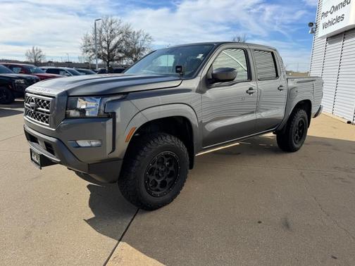 2023 Nissan Frontier SV