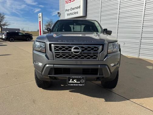 2023 Nissan Frontier SV