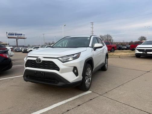 2025 Toyota RAV4 XLE Premium