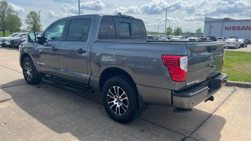 2024 Nissan Titan SV