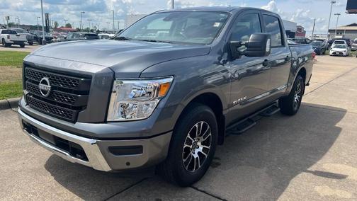 2024 Nissan Titan SV