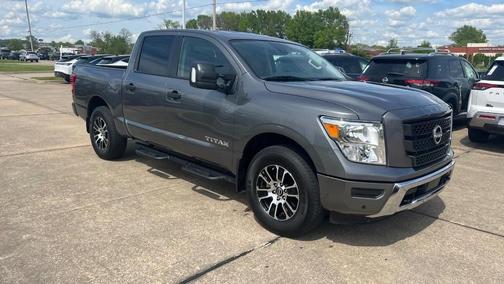 2024 Nissan Titan SV