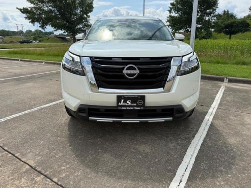 2024 Nissan Pathfinder Platinum