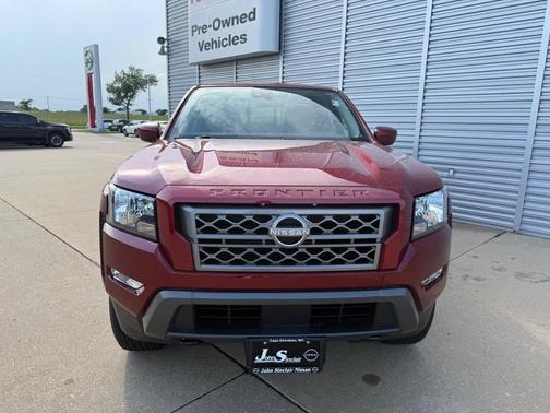 2024 Nissan Frontier SV