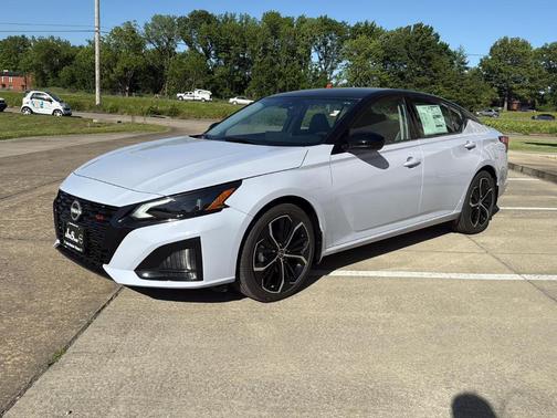 2t Gry Blk Roof 2026 Nissan Altima 2.5 SR