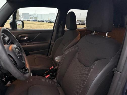 2022 Jeep Renegade Altitude