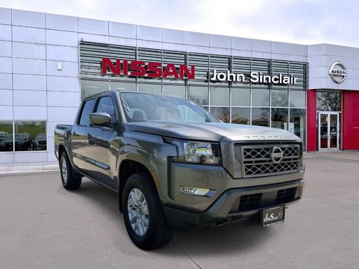 Gun Metallic 2024 Nissan Frontier SV