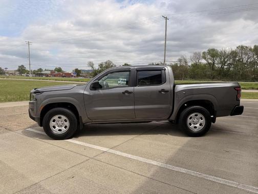 Gun Metallic 2022 Nissan Frontier S