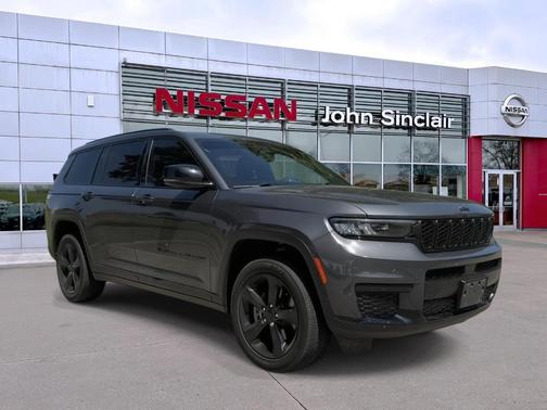 Metallic 2023 Jeep Grand Cherokee L Laredo