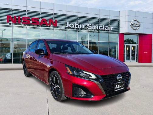 2025 Nissan Altima SR