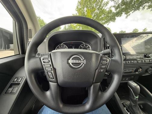 2025 Nissan Frontier S