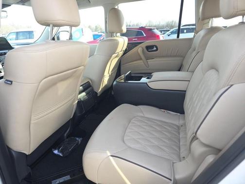 2024 Nissan Armada Platinum