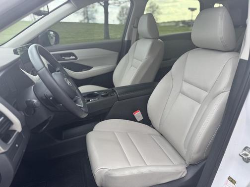 Wht Blk Roof 2024 Nissan Rogue SL