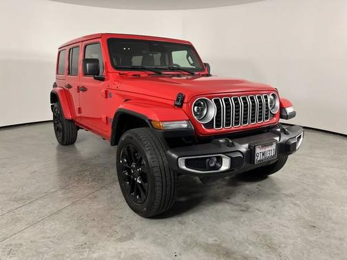 41 2025 Jeep Wrangler 4xe Sahara