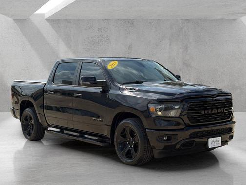 Diamond Black Crystal Pearlcoat 2023 RAM 1500 Big Horn/Lone Star