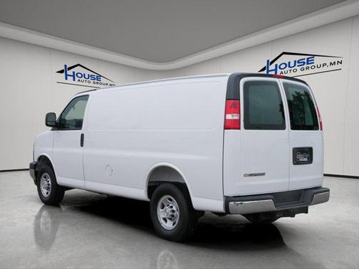 2025 Chevrolet Express 2500 RWD 2500 Regular Wheelbase WT