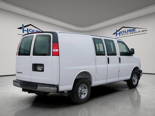 2025 Chevrolet Express 2500 RWD 2500 Regular Wheelbase WT