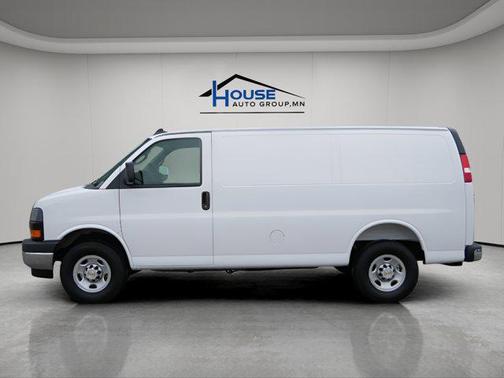 2025 Chevrolet Express 2500 RWD 2500 Regular Wheelbase WT