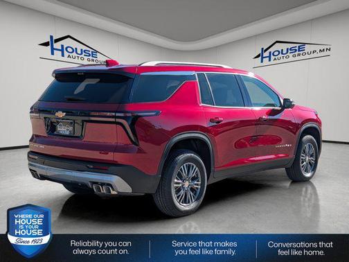 Radiant Red Tintcoat 2026 Chevrolet Traverse LT