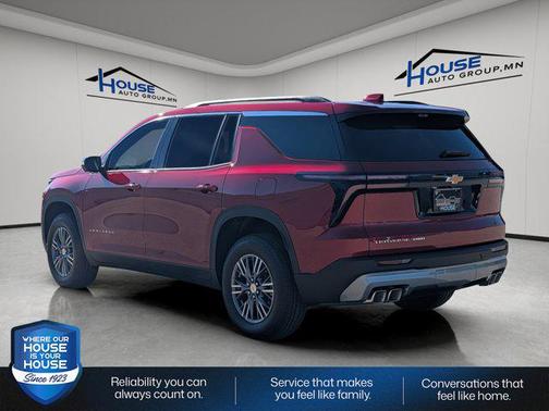 Radiant Red Tintcoat 2026 Chevrolet Traverse LT