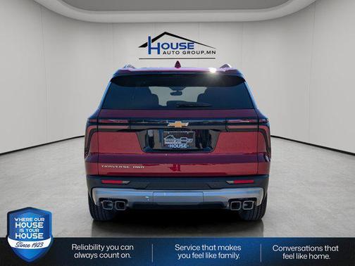Radiant Red Tintcoat 2026 Chevrolet Traverse LT