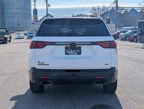 Summit White 2023 Chevrolet Traverse Premier