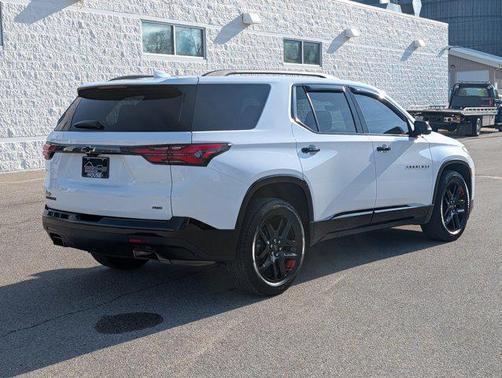 Summit White 2023 Chevrolet Traverse Premier