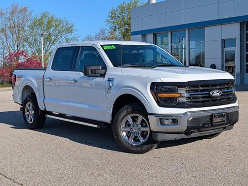 Oxford White 2025 Ford F-150 XLT