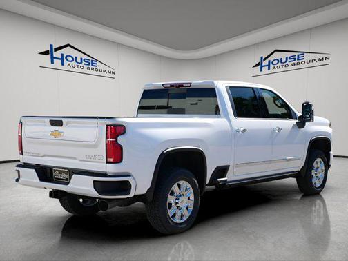 2025 Chevrolet Silverado 3500 High Country