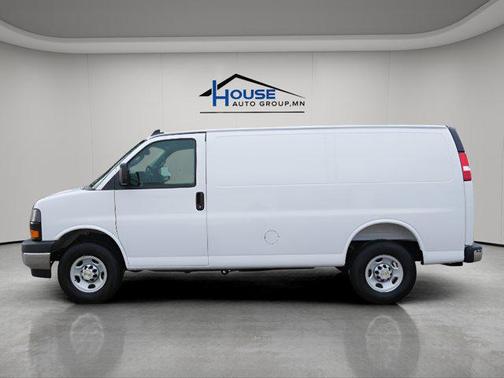 2025 Chevrolet Express 2500 RWD 2500 Regular Wheelbase WT