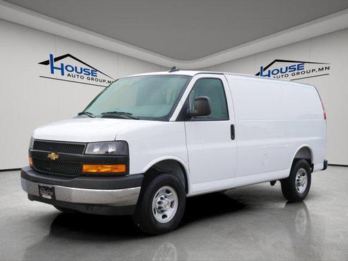 2025 Chevrolet Express 2500 RWD 2500 Regular Wheelbase WT