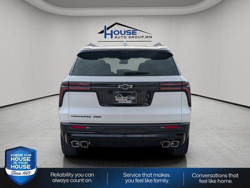 Summit White 2026 Chevrolet Traverse LT