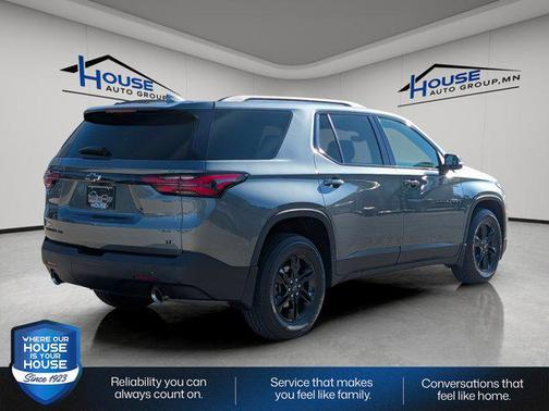 Silver Sage Metallic 2023 Chevrolet Traverse LT Cloth