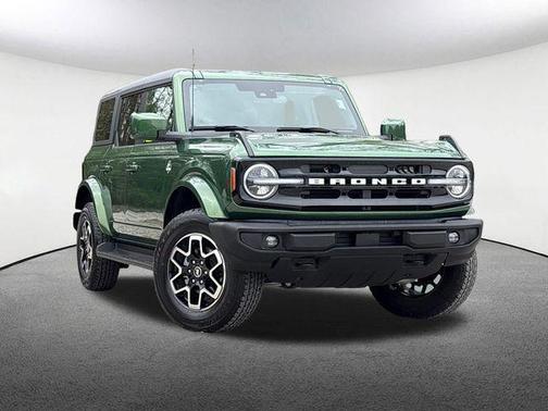 Eruption Green Metallic 2025 Ford Bronco Outer Banks