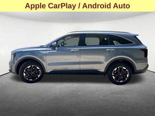 Everlasting Silver 2025 Kia Sorento S