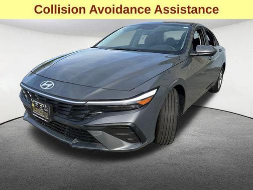 2024 Hyundai ELANTRA SE