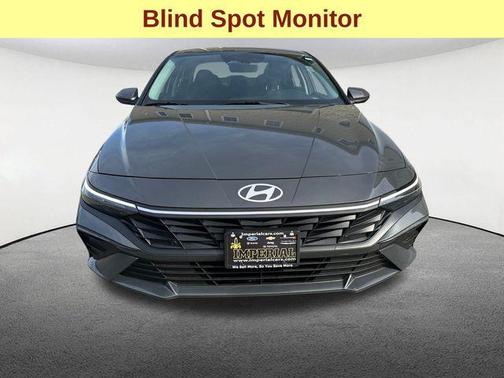 2024 Hyundai ELANTRA SE