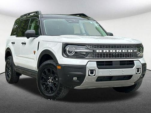 Oxford White 2025 Ford Bronco Sport Badlands