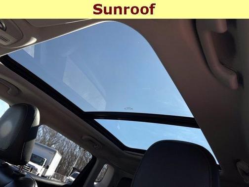 Photo 3 of 27 of 2020 Jeep Compass Latitude