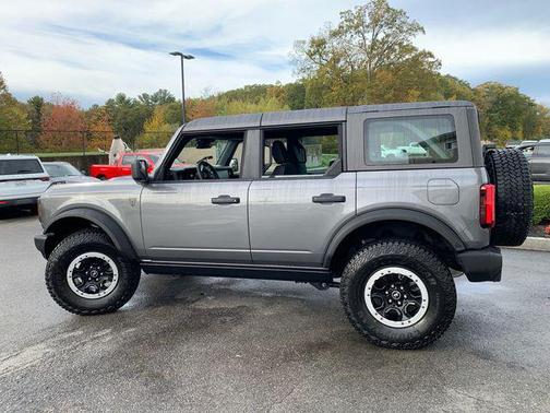 Carbonized Gray Metallic 2025 Ford Bronco Base