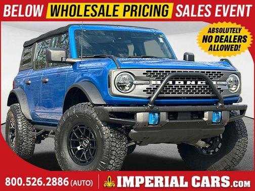 Velocity Blue Metallic 2022 Ford Bronco Base
