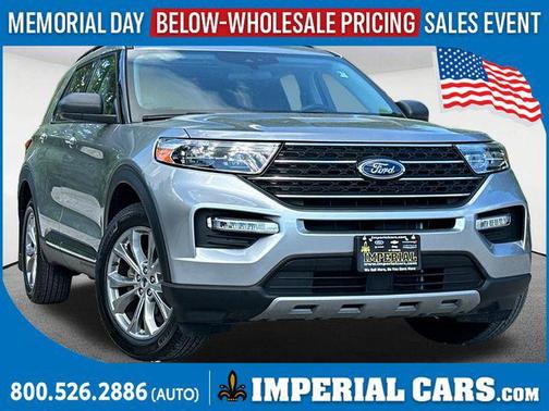 Iconic Silver Metallic 2024 Ford Explorer XLT