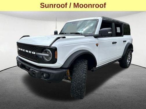Oxford White 2025 Ford Bronco Badlands
