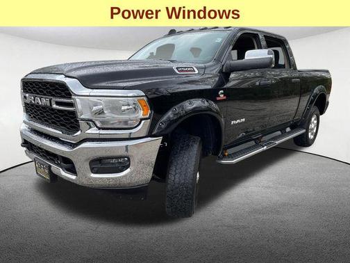 Diamond Black Crystal Pearlcoat 2020 RAM 2500 Tradesman Crew Cab 4x4 6'4' Box
