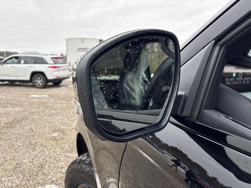 Agate Black Metallic 2026 Ford Expedition Tremor