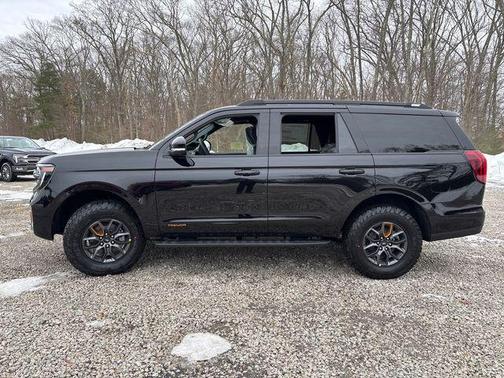 Agate Black Metallic 2026 Ford Expedition Tremor