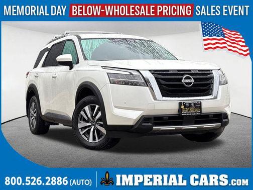 Pearl White Tricoat 2024 Nissan Pathfinder SL 4WD