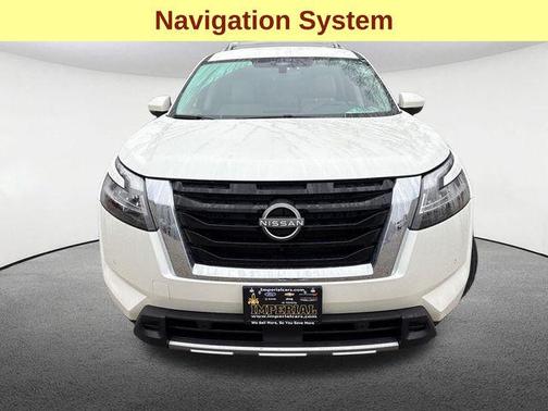 Pearl White Tricoat 2024 Nissan Pathfinder SL 4WD