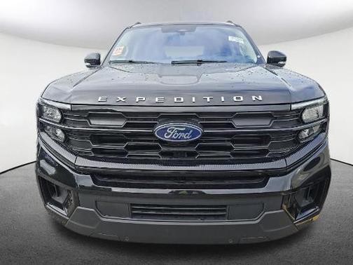 Agate Black Metallic 2025 Ford Expedition Active