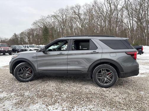 Carbonized Gray Metallic 2026 Ford Explorer ST-Line
